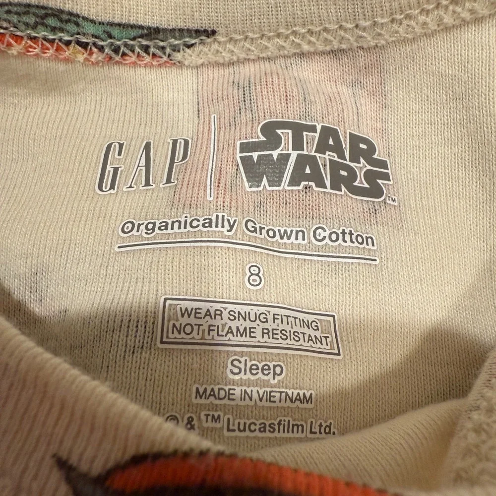 GAP Star Wars Baby Yoda Halloween Pajamas Size 8 Kids Snug Fit Organically Grown